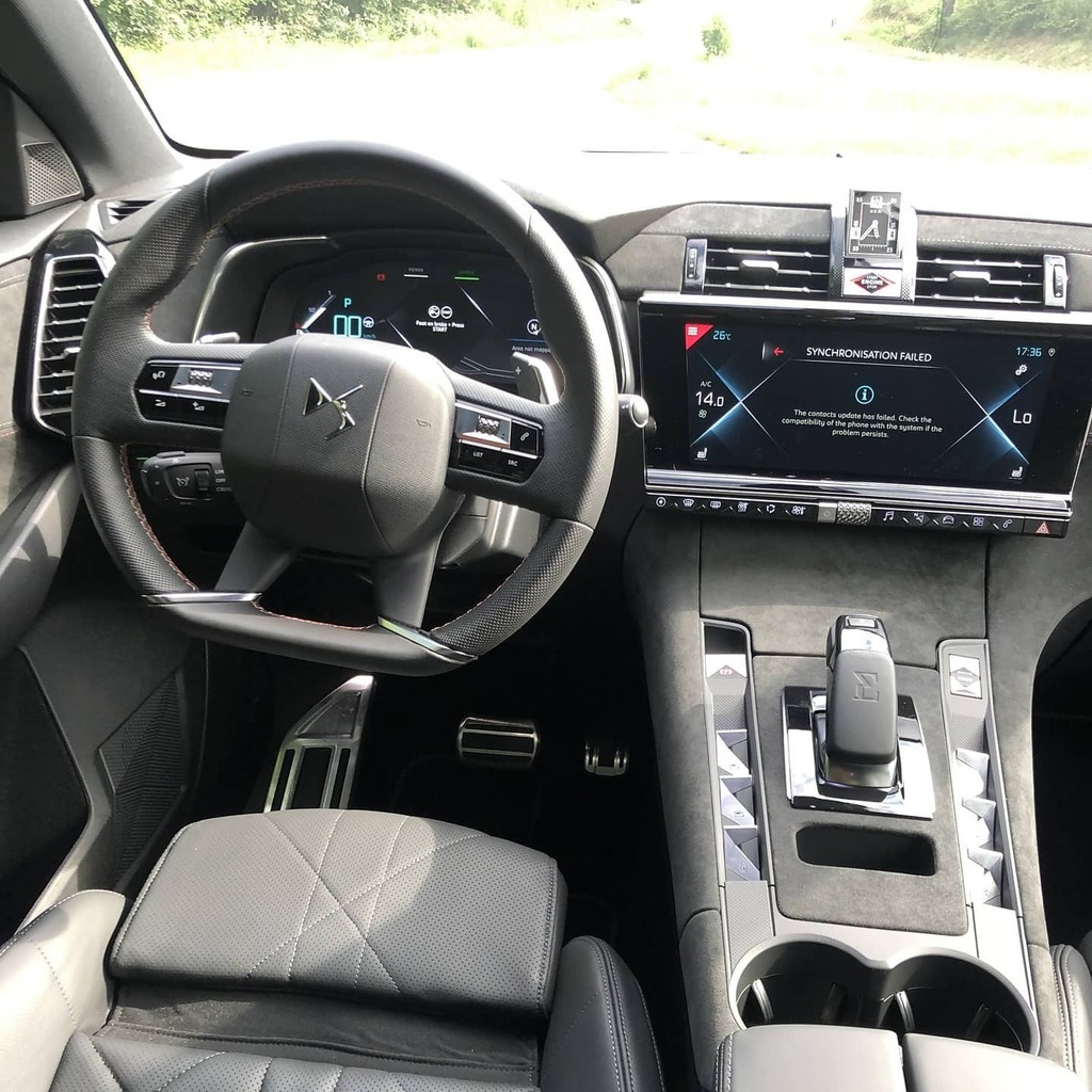 autogefuehl's tweet photo. Interior of the DS7 Crossback 😊 How do you like it?
#ad #anzeige #ds7crossback #dscar #dscars #ds7 #crossback #ds7crossbackperformanceline #dsdesign #dssuv https://t.co/nxTny3pYPF
