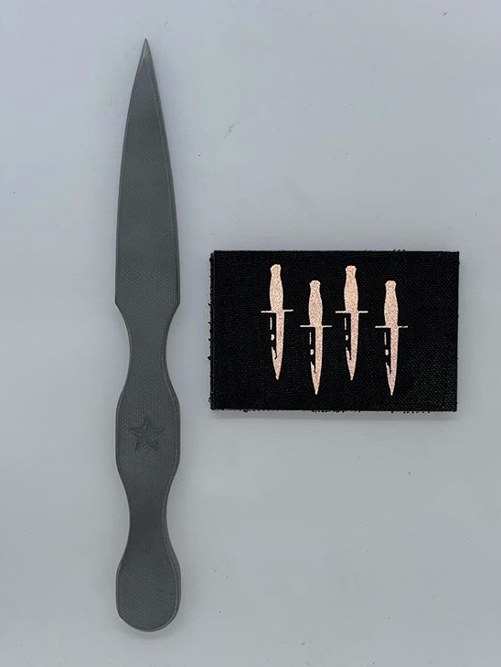IngloriusAmatrs's tweet photo. 🗡 Pre-Sale Close 🗡 - https://t.co/kqjHD31H8B Our IA x BT Donovan collaboration ends today. Don't be left out in the cold! #ingloriousamateurs #blacktrianglegroup #Donovan #CultoftheOSS https://t.co/tBCUj2Vlxk