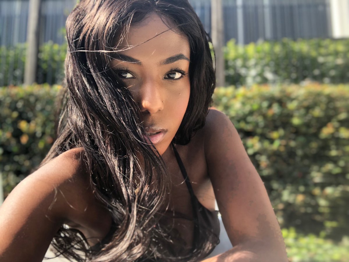 itsmonamarie's tweet photo. was windy as fuck but I made it work. 🧚🏾

go follow my IG @itsmonamarie https://t.co/yzntBLsgHk