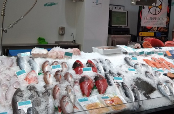 IPacuicultura's tweet photo. #Fedepesca avanza en la digitalización de sus pescaderías acercándolas a los usuarios del comercio #online con un acuerdo con la App española @Komefy1  https://t.co/0VBFg3tcO5   #acuicultura #pesca #pescado  
#DesperdicioAlimentario https://t.co/5IgmLjUZZy