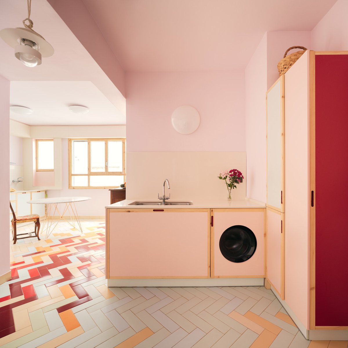 dezeen's tweet photo. Browse seven vibrant homes that use colour to make a statement: https://t.co/eL15MdtKxJ https://t.co/wQL67788Ln