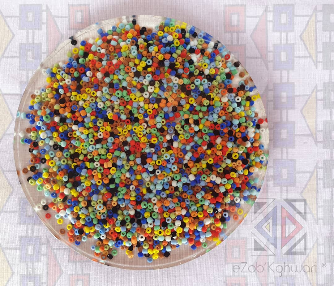 ezobkghwari's tweet photo. eZob’Kghwari clear beaded resin coasters 130mm
• 1 for R150
• 3 for R300
• 6 for R600
#ezobkghwari #resincoasters #craftbrand #isindebelepattern #isidebelecraft #trends #culture #tribal #proudlysouthafrican #djsbu #weservejoburg #JoburgEnterprises #Gauteng #MondayMotivaton https://t.co/YiHUjIFsIU