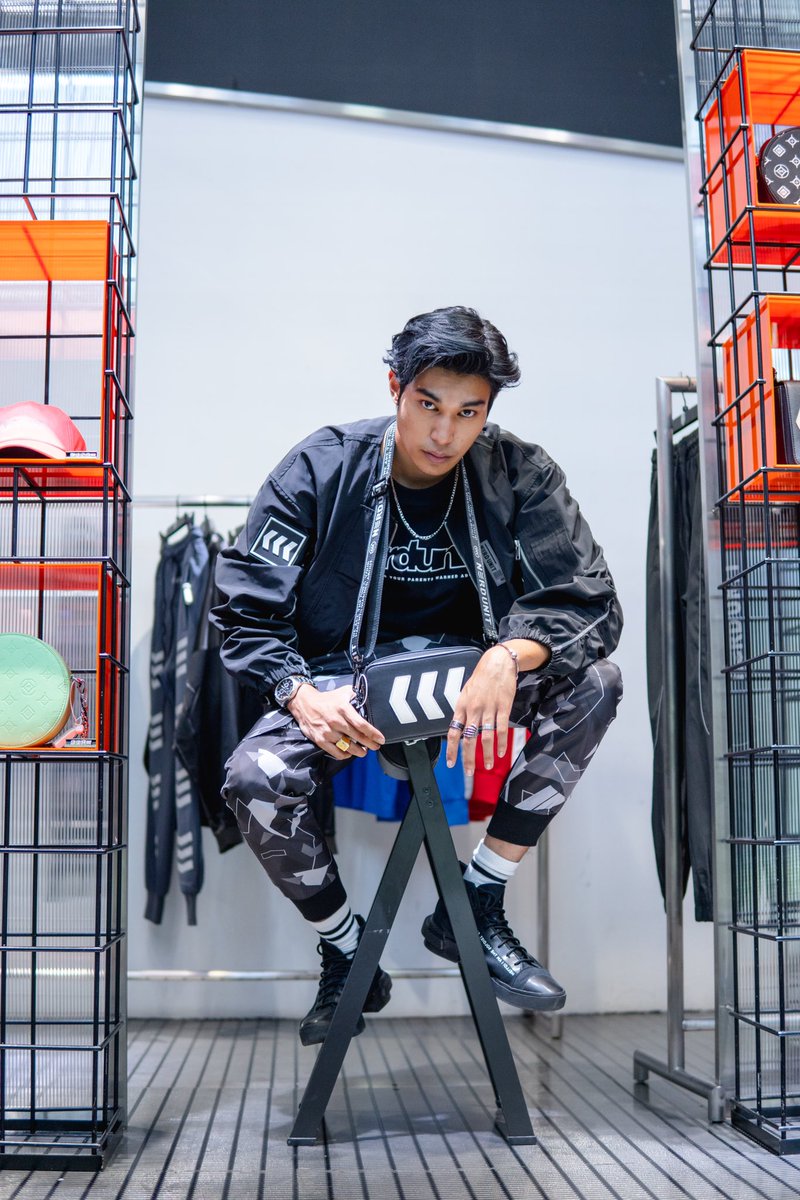 HazeeqDean's tweet photo. First ootd with
@nerdunit @nerdunitmy 
.
Last pic is my fav hehe😍
Which one is yours? https://t.co/ukZqlq3sIU