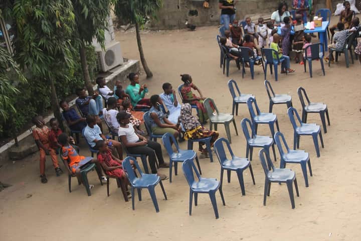 UnusualSchool's tweet photo. SHIBIRI (Ojo)
Day 1
Attendance: 60+
#UnusualSchool
#UnusualLearning
#StreetLearning
#StreetSchool
#ReachingTheUnreached https://t.co/6eclmWA73t