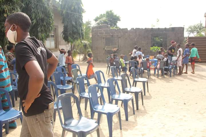 UnusualSchool's tweet photo. SHIBIRI (Ojo)
Day 1
Attendance: 60+
#UnusualSchool
#UnusualLearning
#StreetLearning
#StreetSchool
#ReachingTheUnreached https://t.co/6eclmWA73t