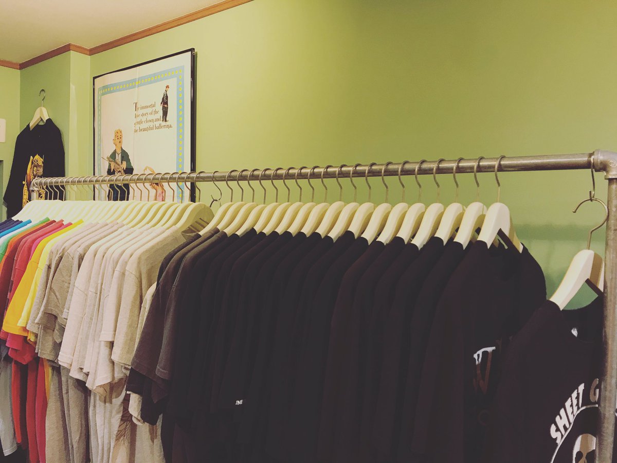 orange_1105's tweet photo. 今週も沢山のご来店ありがとうございました。明日28日(火)は定休日になりますので宜しくお願いします🍊🍊🍊 https://t.co/oiHurVYLiA