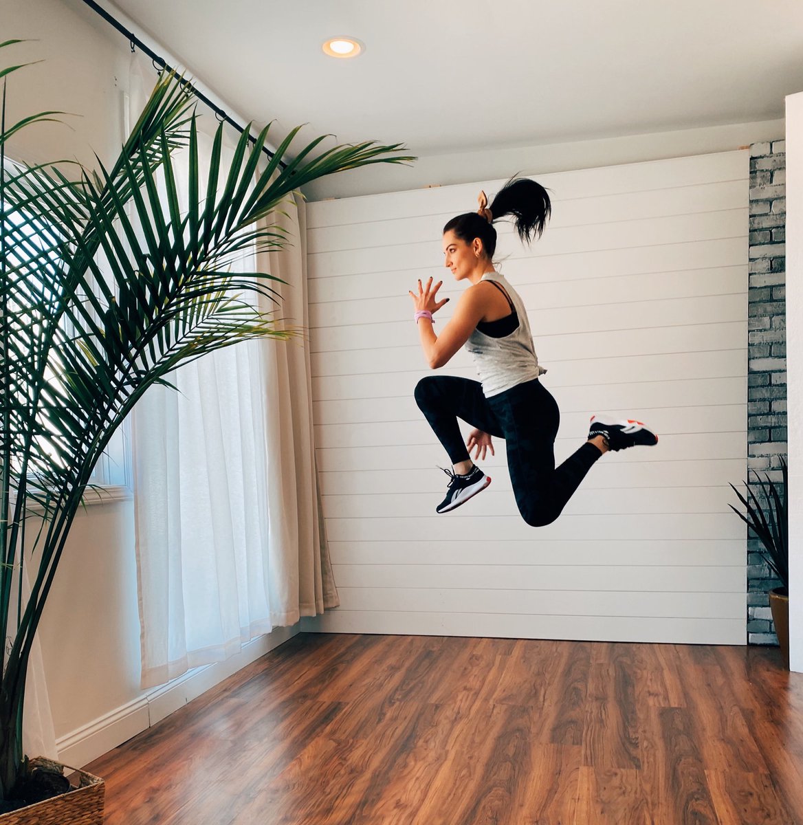 up + at ‘em • or • stay in bed forever // what’s this monday look like for you? #lifehack #fitness #MotivationMonday