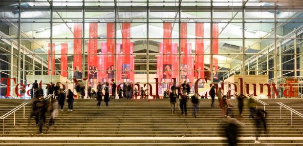 EscenaFamiliar's tweet photo. Hem entrevistat la nova directora del @teatrenacional de Catalunya, Carme Portaceli, perquè ens interessava saber quin lloc ocuparan les arts de carrers i les arts escèniques familiars al TNC en el futur. Ens va agradar parlar-hi! https://t.co/o6xdAZrhxH #teatrefamiliar https://t.co/UAWFOfICVV