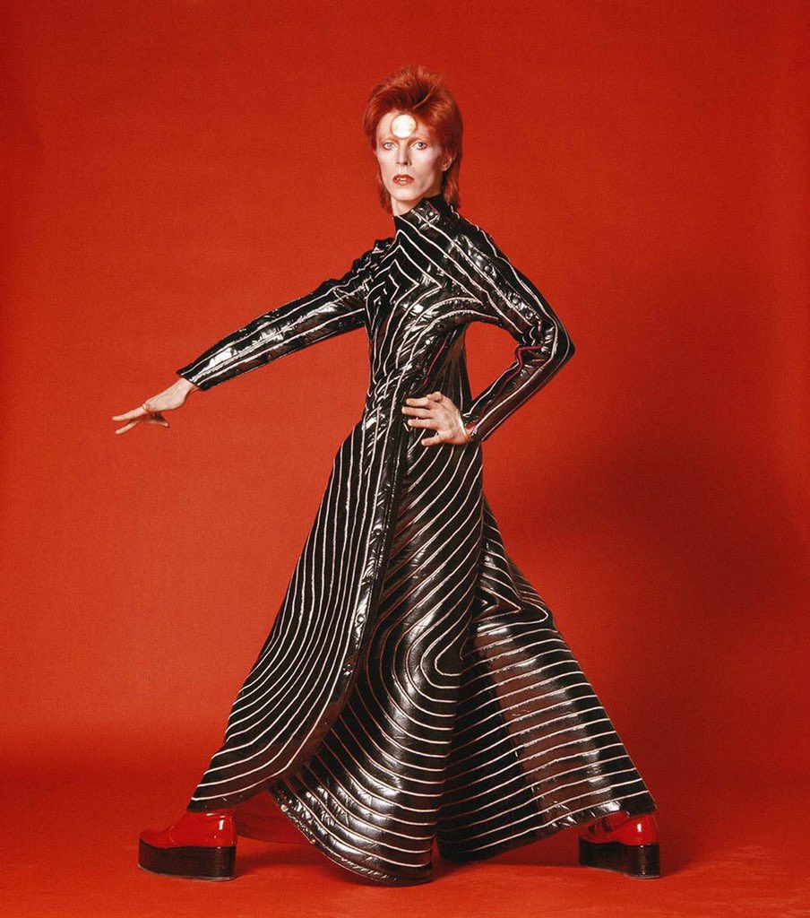 STRNGAT0MICA's tweet photo. David Bowie's iconic fashion outfits designed by Kansai Yamamoto a thread https://t.co/NUSYaeaJ8s