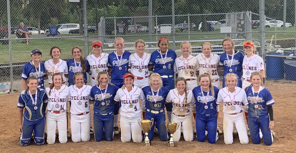 SDPremier06's tweet photo. The 14U talent in SD is as deep as anywhere in the Midwest. @SoDakXplosion got a 2nd at USA Nats while @south_04 and @CyclonesSF05 did well at USSSA Nats. Cyclone Blue had a great @NAFASoftball performance. Girls fastpitch is on fire in SF and all should be very proud. #SDpride https://t.co/qQmFTtiUvK