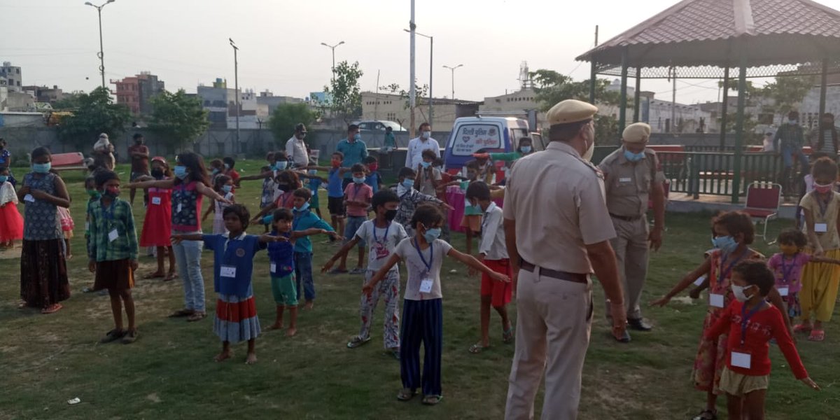 DCP/Dwarka, Delhi (@dcpdwarka) on Twitter photo рджреНрд╡рд╛рд░рдХрд╛ рдЬрд┐рд▓рд╛ рдХрд╛ рдкрд╣рдЪрд╛рдирдЕрднрд┐рдпрд╛рди:
рдЫрд╛рд╡рд▓рд╛ рдерд╛рдирд╛рдВрддрд░реНрдЧрдд рдЭреБрдЧреНрдЧрд┐рдпреЛрдВ рдХреЗ рд╡реЗ рдмрдЪреНрдЪреЗ рдЬреЛ рдорд╛рддрд╛ рдкрд┐рддрд╛ рдХреЗ рдХрд╛рдо рдкрд░ рдЬрд╛рдиреЗ рдпрд╛ рдЕрдиреНрдп рдХрд╛рд░рдгреЛрдВ рд╕реЗ рдШрд░ рдкрд░ рдЕрдХреЗрд▓реЗ рд░рд╣ рдЬрд╛рддреЗ рд╣реИрдВ рд╡ рдЙрдирдХреЗ рдЗрдзрд░ рдЙрдзрд░ рдмрд┐рдЫреБрдбрд╝рдиреЗ/рдЧреБрдо рд╣реЛрдиреЗ рдХреА рд╕рдВрднрд╛рд╡рдирд╛ рд░рд╣рддреА рд╣реИред рдЙрдиреНрд╣реЗ рдкрд╣рдЪрд╛рди рдкрддреНрд░ рджрд┐рдпреЗ рддрд╛рдХрд┐ рдЙрдиреНрд╣реЗрдВ рдЧреБрдо рд╣реЛ рдЬрд╛рдиреЗ рдкрд░ рдЖрд╕рд╛рдиреА рд╕реЗ рдШрд░ рдкрд╣реБрдВрдЪрд╛рдпрд╛ рдЬрд╛ рд╕рдХреЗ
<a href="/DelhiPolice/">Delhi Police</a> рджреНрд╡рд╛рд░рдХрд╛ рдЬрд┐рд▓рд╛ рдХрд╛ рдкрд╣рдЪрд╛рдирдЕрднрд┐рдпрд╛рди:
рдЫрд╛рд╡рд▓рд╛ рдерд╛рдирд╛рдВрддрд░реНрдЧрдд рдЭреБрдЧреНрдЧрд┐рдпреЛрдВ рдХреЗ рд╡реЗ рдмрдЪреНрдЪреЗ рдЬреЛ рдорд╛рддрд╛ рдкрд┐рддрд╛ рдХреЗ рдХрд╛рдо рдкрд░ рдЬрд╛рдиреЗ рдпрд╛ рдЕрдиреНрдп рдХрд╛рд░рдгреЛрдВ рд╕реЗ рдШрд░ рдкрд░ рдЕрдХреЗрд▓реЗ рд░рд╣ рдЬрд╛рддреЗ рд╣реИрдВ рд╡ рдЙрдирдХреЗ рдЗрдзрд░ рдЙрдзрд░ рдмрд┐рдЫреБрдбрд╝рдиреЗ/рдЧреБрдо рд╣реЛрдиреЗ рдХреА рд╕рдВрднрд╛рд╡рдирд╛ рд░рд╣рддреА рд╣реИред рдЙрдиреНрд╣реЗ рдкрд╣рдЪрд╛рди рдкрддреНрд░ рджрд┐рдпреЗ рддрд╛рдХрд┐ рдЙрдиреНрд╣реЗрдВ рдЧреБрдо рд╣реЛ рдЬрд╛рдиреЗ рдкрд░ рдЖрд╕рд╛рдиреА рд╕реЗ рдШрд░ рдкрд╣реБрдВрдЪрд╛рдпрд╛ рдЬрд╛ рд╕рдХреЗ
<a href="/DelhiPolice/">Delhi Police</a>