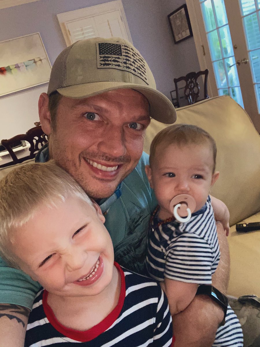 nickcarter's tweet photo. Ok that was fun but I gotta get back to my day job. It’s feeding time. #BackstreetBoys OUT! 😂 https://t.co/hzlFBpkRjT