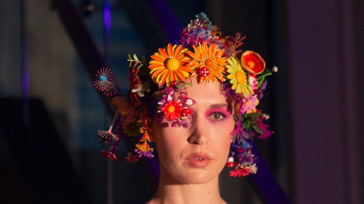 stylewithgrace's tweet photo. Preview of @XTerrace #LondonHatWeek2020 in
@eclipse_racing #magazine with #milliners #aroundtheworld
Theme is #ToFutureAndBack with 1960s #Retrostyle #hats by #Haetts #DerbyRevival & #MyPutchi #RockItForRacing #SwingingSixties Full Exhibition 8-11Oct
https://t.co/wmM3krBxGL https://t.co/HQLLCwsVe8