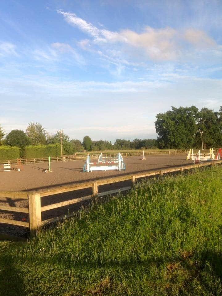 Show Jump course hire !

Monday 3rd August

Book online now snowballfarm.co.uk/snowball-event…

😊👍🏇

#TeamSnowball #SnowballFarm #RidingSchool #EquestrianCentre #LiveryYard #Horses #Equestrian #Burnham #Slough