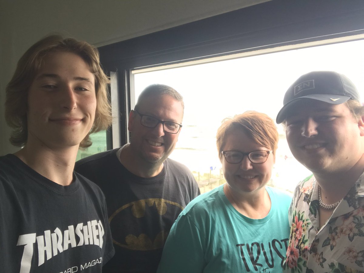pdl4bama's tweet photo. Great times with family!! https://t.co/sTUvnuksZS