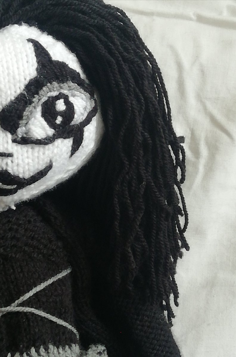 chrisrobsonday's tweet photo. Lockdown knitting continues... Couldn't resist The Crow 🖤🖤 #notprocrastinating #thecrow #goth #knitting #phdlife https://t.co/X31YM7r3Hs