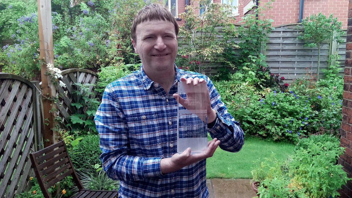 Thrilled to receive my trophy from <a href="/EditorsUK/">Society of Editors UK</a> #RegionalPressAwards! Thank you to all my great colleagues at <a href="/yorkshirepost/">The Yorkshire Post</a> and <a href="/LeedsNews/">Yorkshire Evening Post</a> and everyone who has supported me over the years. <a href="/JayMitchinson/">James Mitchinson</a> <a href="/MarkCasci/">Mark Casci</a> <a href="/IanDayPix/">Ian Day</a>