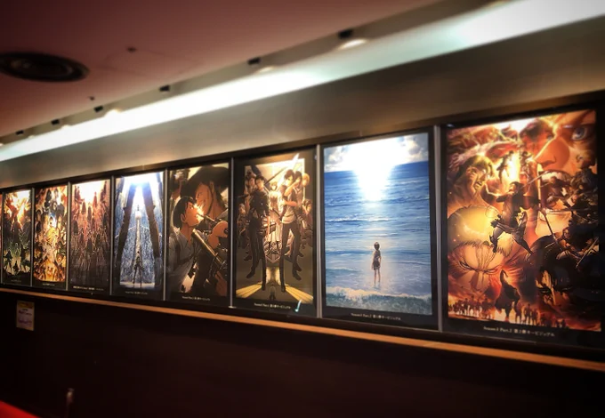 週末に『進撃の巨人 クロニクル』観てきました。一本の映画として想像以上に自然にまとまっていて、密度が増した鳥肌シーンの連続!改めてWIT STUDIOさんのすさまじい仕事の歴々に感服し、劇場の大画面と音響こそふさわしい作品だと感動しました。浅野恭司さん原画のキービジュアルも堪能し大満足っ! 