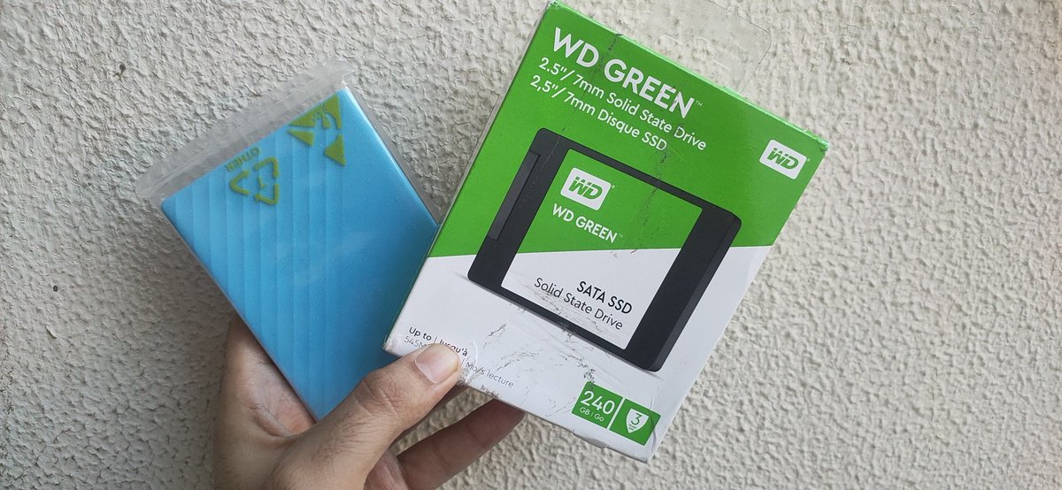iamjustatech's tweet photo. Some improvement to my machine. #westerndigital #ssd #externalhdd #satassd #sata #tech #technology https://t.co/D5EBwdSG4o