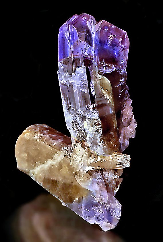CreatedForEarth's tweet photo. This multi-faceted Tanzanite crystal is a rare specimen that comes with the exquisite Zoisite mineral.  When shone through a direct light source, the crystals change colour from blue to purple when rotated. 
Source: The Mineral Gallery of Fine Mineral Specimens

#createdforearth https://t.co/BgdjWGdeAr