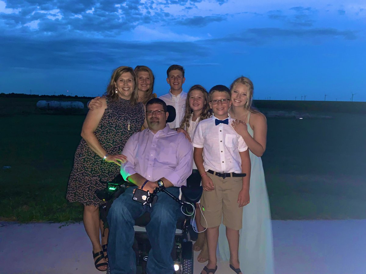AldridgeBrylee's tweet photo. My family 🤍 https://t.co/JhHgp92ml2
