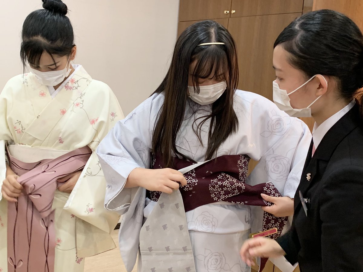 ncfl_meigaisen's tweet photo. "日本一結婚式を大切にする学校"
💎ブライダル科です💎
昨日はオープンキャンパスでした✨✨
今年度初のバスツアーで大盛り上がりでした💖
テーマは「夏の始まり🍉👒」
今しかない時間を丁寧に過ごし
熱く一生懸命な人になって欲しい
という想いを込めてさせて頂きました💍 https://t.co/85yHg9ynqX