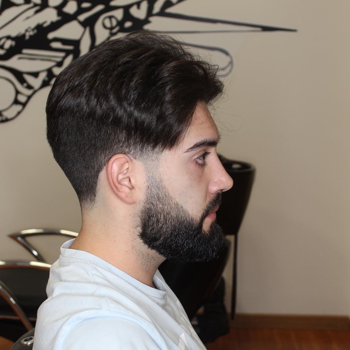 PeluqueriaSamu's tweet photo. 🤟🏾💈✂️ 🔥✂️ 💈#barber #barbershop #barbering #barber #barberlife #barberia #barberstyle #barberlove #barberflow #barbersur #barbercut #barberlive #hair #hairstyle #hairdresser #haircut #hairstylist #hairstylist #estepa #sevilla #andalucia #nofilter #sinfiltro #peinadoshombre https://t.co/zSkGvrctNl