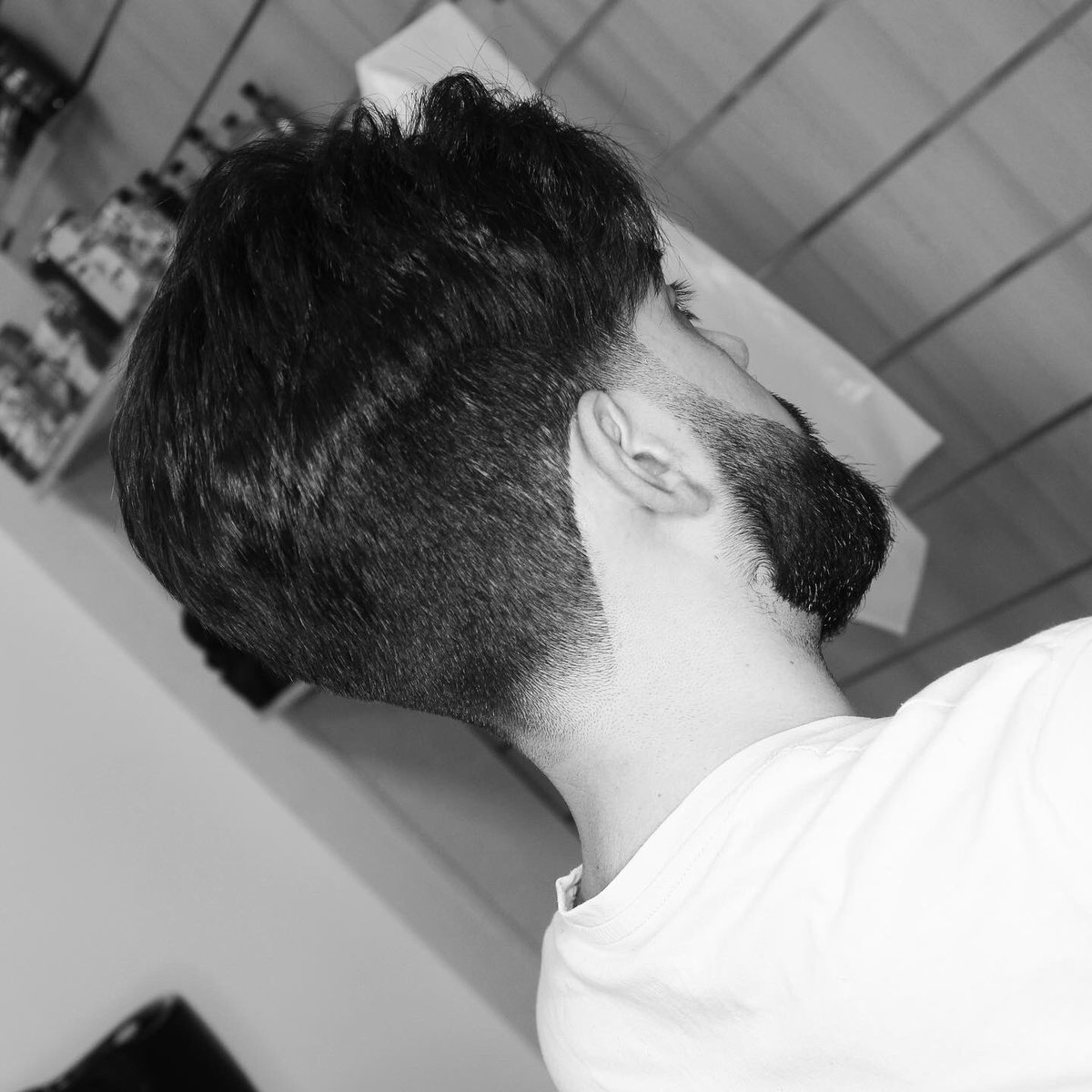 PeluqueriaSamu's tweet photo. 🤟🏾💈✂️ 🔥✂️ 💈#barber #barbershop #barbering #barber #barberlife #barberia #barberstyle #barberlove #barberflow #barbersur #barbercut #barberlive #hair #hairstyle #hairdresser #haircut #hairstylist #hairstylist #estepa #sevilla #andalucia #nofilter #sinfiltro #peinadoshombre https://t.co/zSkGvrctNl