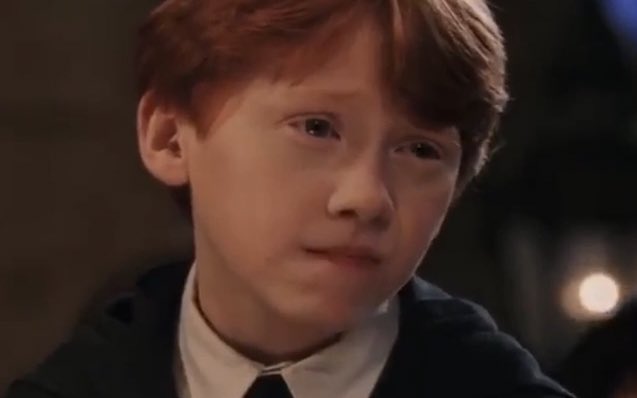 artstylws's tweet photo. as carinhas do ron depois do malfoy ter colocado ele como inferior por ser um weasley, isso dói tanto em vocês quanto dói em mim? https://t.co/lNrkqvEfG3