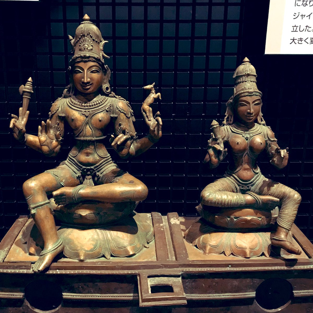インド神話の天竺奇譚 Twitter પર 白いのはドゥルガー様 黄色いお顔もドゥルガー様 黒っぽいお顔の絵はクリシュナ様でラージャスターンのシュリーナートジーというお姿 さいごのブロンズがシヴァ様と パールヴァティー様 ほかにもガネーシャ様とかもいろいろあるの