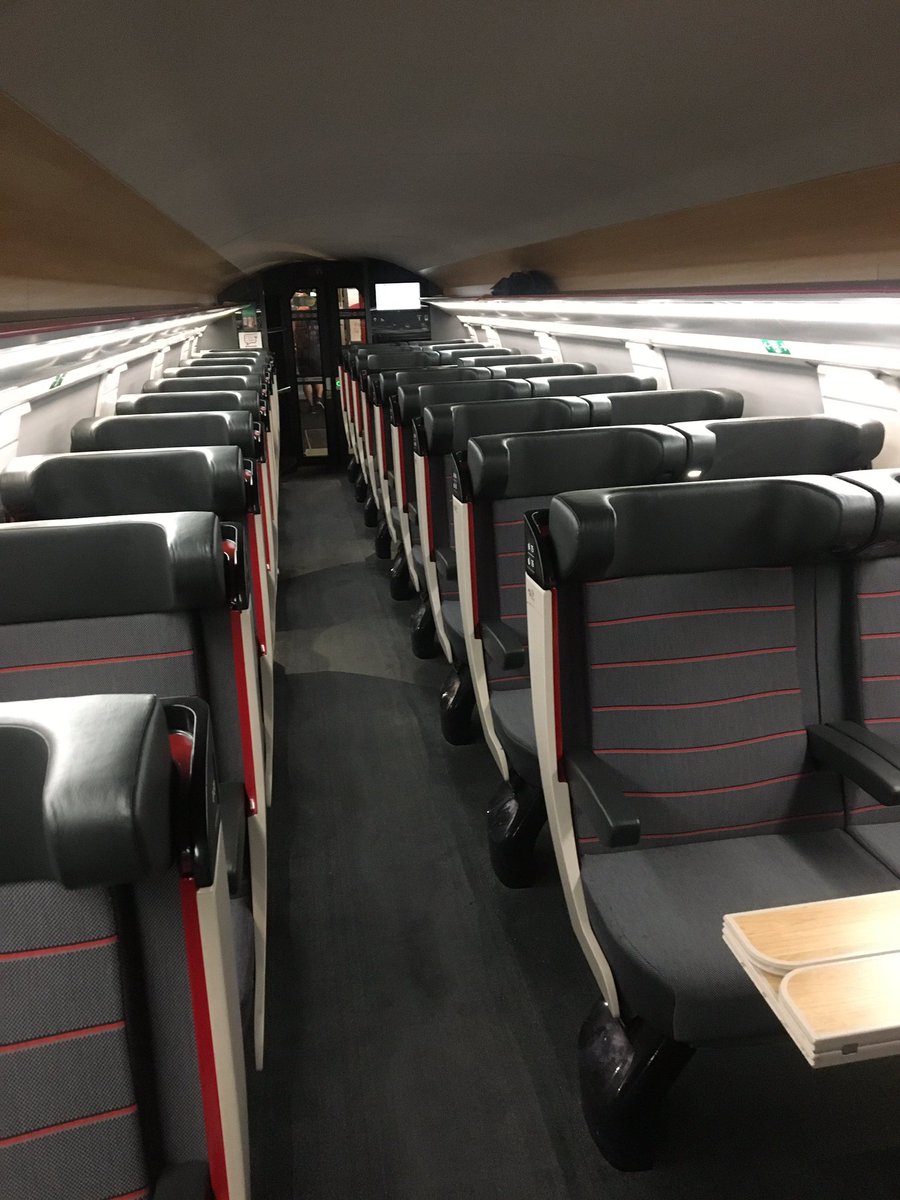 MuseletRudy's tweet photo. On continue lâaventure, cette semaine au programme : rencontre dâun ambassadeur de lâaxe nord avec un de lâaxe Atlantique afin dâĂ©changer sur le Reltion client . Direction Toulouse et en plus avec une rame Oceane đ.. Rendez-vous ce soir Ă Toulouse #ambassadeur, #Ouiteam https://t.co/HjMgvh4ARY