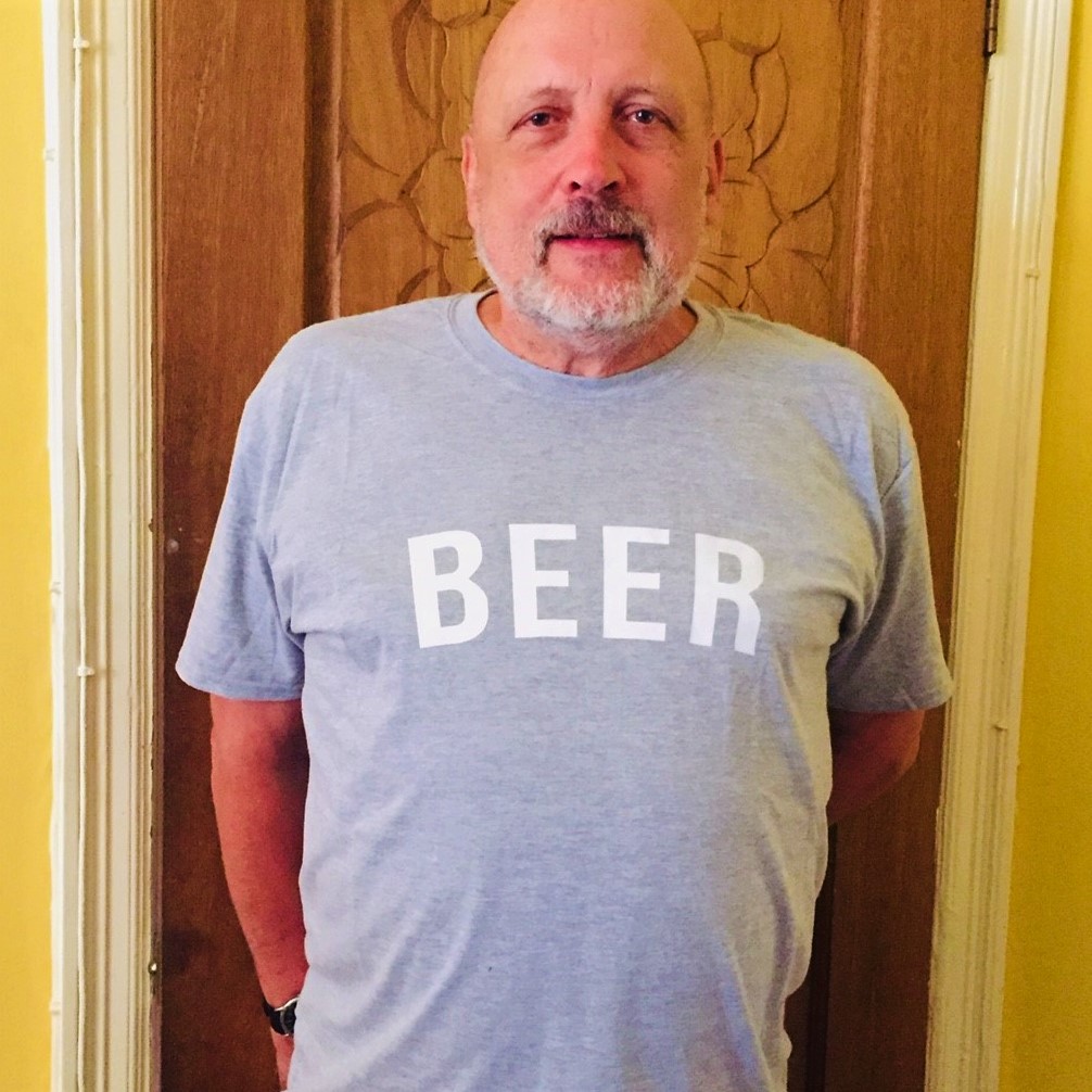 Jilly_Pepper's tweet photo. @foodteesuk My OH chuffed with his birthday BEER T.Shirt wrapped in suitably graphic beer bottle wrapping paper! #beer #foodietees https://t.co/i4XbEjSEHO