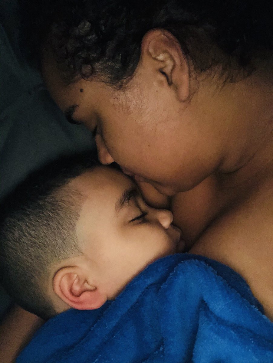 GabrielleCrisss's tweet photo. ser mãe é mega cansativo, não tenho folga, férias, nada do tipo!
é um sentimento indescritível, foi a melhor coisa que já aconteceu em minha vida.
#meuDavi
#FelizAniversáriomeubebê ❤️ https://t.co/ObOY9mH66i