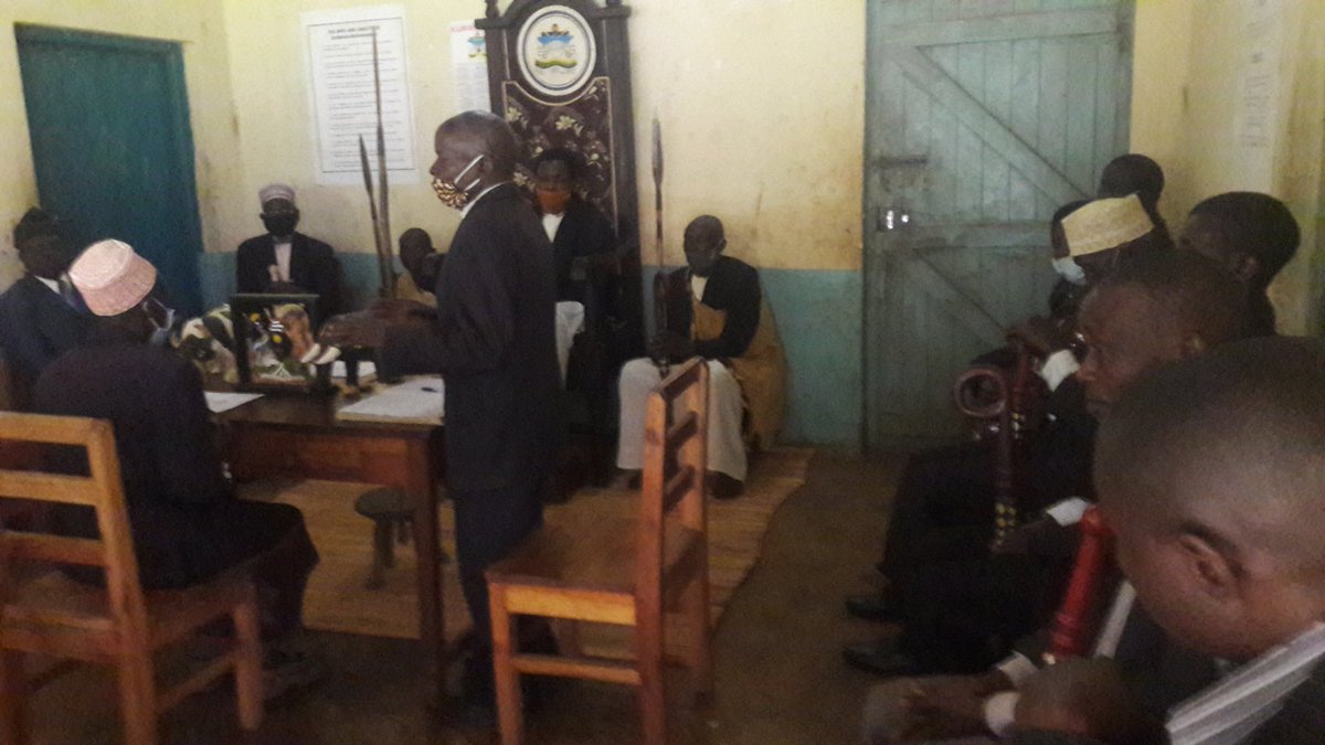 kakensaug's tweet photo. Swa Swa, Bakusu Swa.. #MuhooziProject team holding a meeting with Babukusu kingdom leaders in Bududa District to discuss about planting trees to encounter the long time landslides, planting coffee in the area. #MKINEASTERN #M72021 #MK2026 https://t.co/GehgFAq62b
