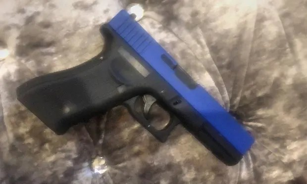 A brief thread on airsoft guns and who is really at fault here - as there is a lot of misinformation about.TLDR as an undergrad I was briefly on the Home Office Violent Crimes Reduction Act (VCRA) Committee as chair of the National Student Airsoft Association. /1  https://twitter.com/HackneyAbbott/status/1287640123388108805