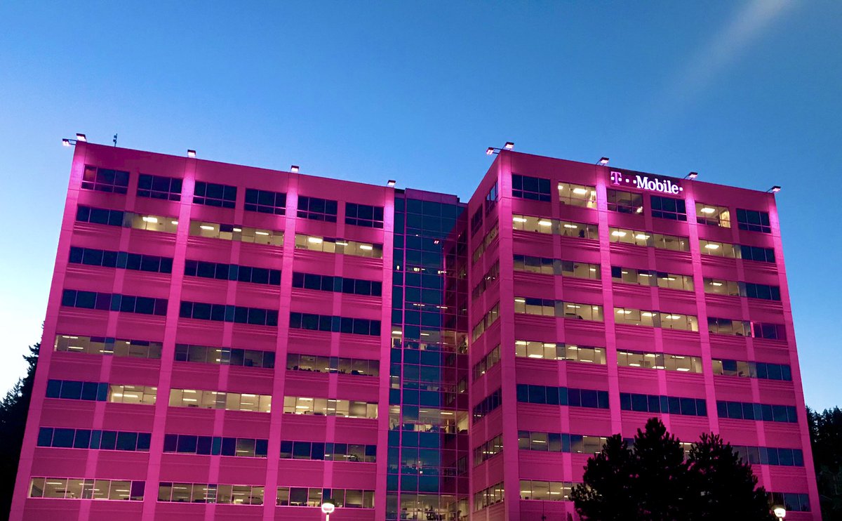 Let the beauty of what you love be what you do.💕🏢

- Rumi

#MagentaMonday #TMobileHQ #MyOtherHome #MagentaFamily  #MondayMotivation #MissTheOffice #MagentaHome @MikeSievert