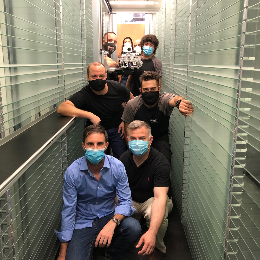 bdrowaes's tweet photo. Todo listo para comenzar a trabajar con el nuevo miembro de la farmacia Cruz Vera en Vallecas, Madrid. Los departamentos de ventas, proyectos y Servicios de @BDRowaSpain trabajan en equipo para que la implantación sea un éxito.
#10000robots #bdrowa #innovationforpeople https://t.co/jdkl8k2uiT