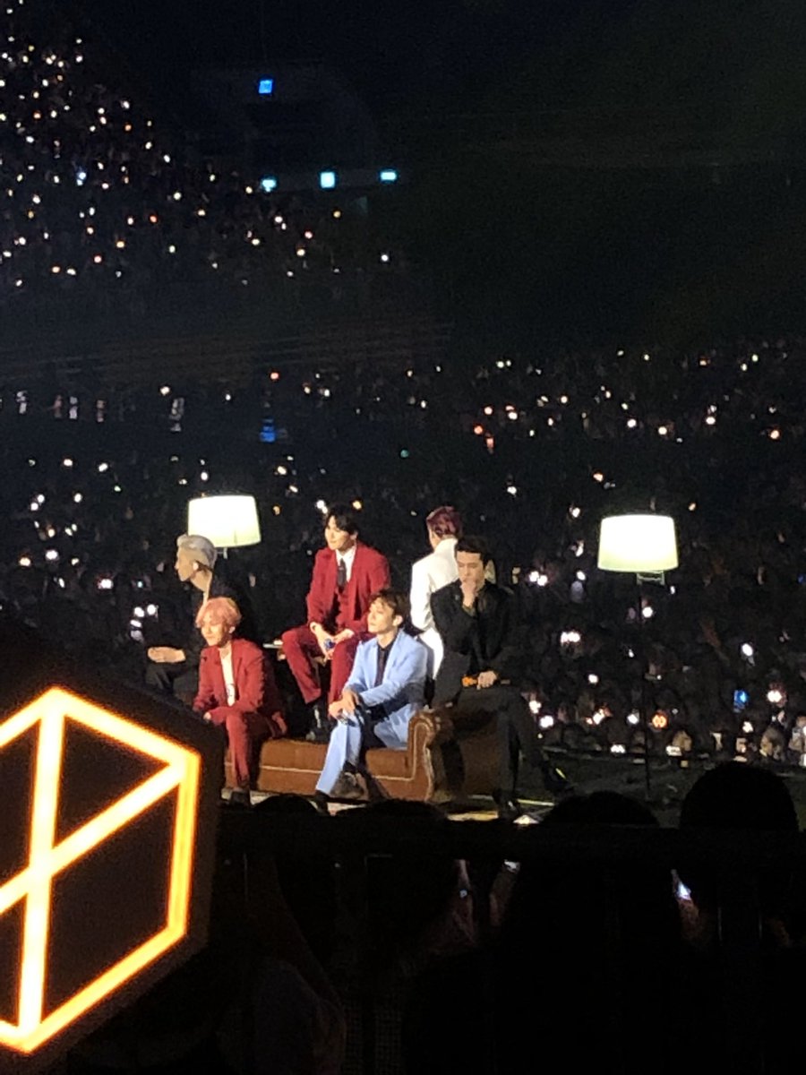 niniloeys's tweet photo. one year ago! 🥰 #EXplOrationinSeoul @weareoneEXO https://t.co/Yghq1y54VP