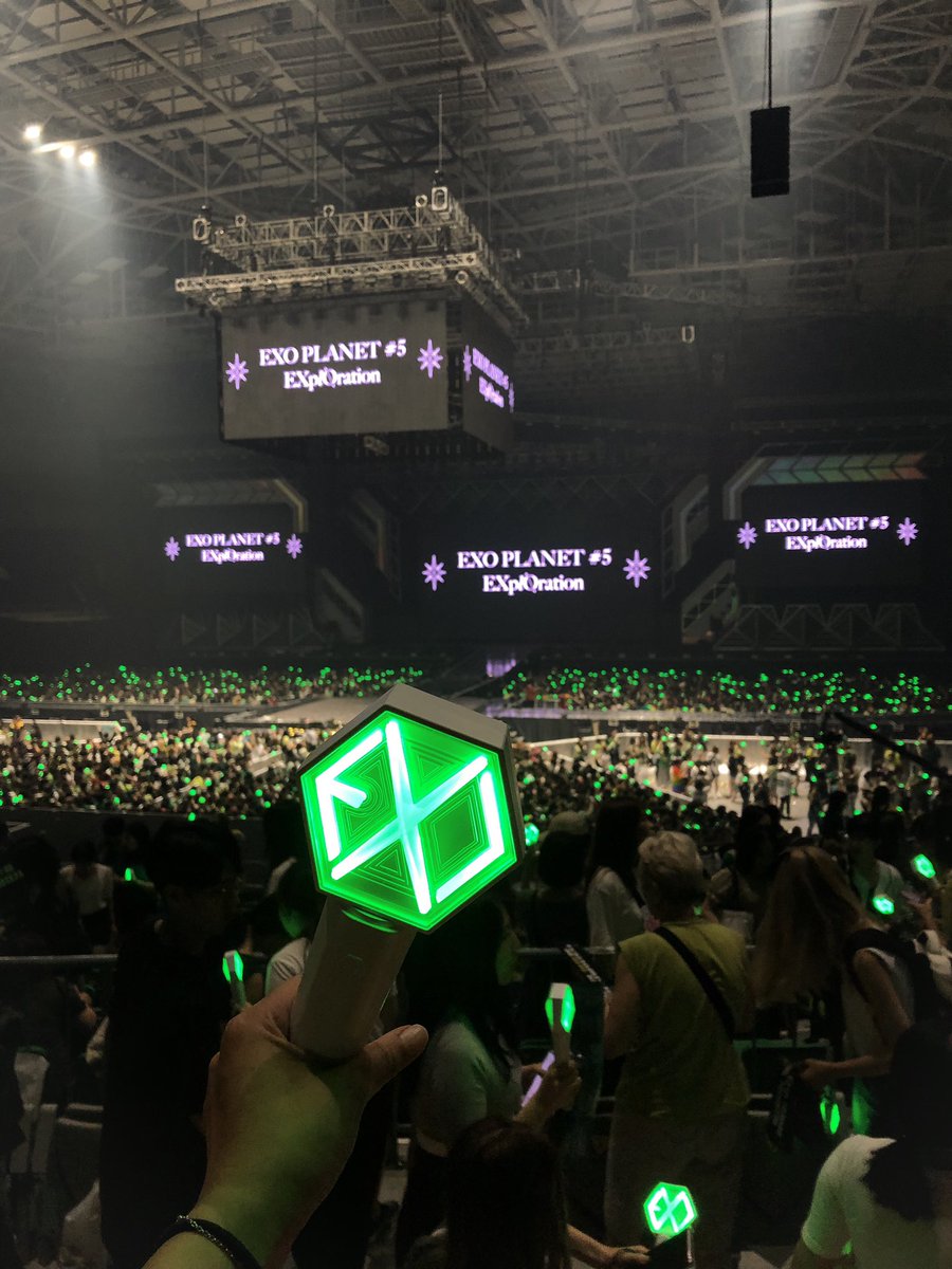niniloeys's tweet photo. one year ago! 🥰 #EXplOrationinSeoul @weareoneEXO https://t.co/Yghq1y54VP