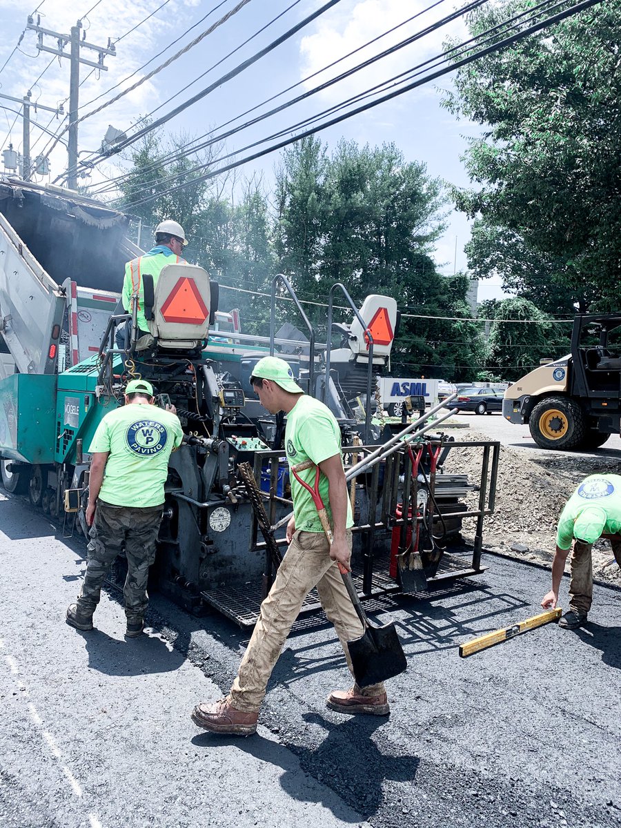WatersConstruc1's tweet photo. Our team hard at work in the hot summer sun while doing their part to stay safe and wear masks 🚜🌞

Danbury Rd Wilton, CT

#paving #pavement #ctconstruction #asphalt #asphaltpaving #wearamask #safety #construction #waterspaving #roadwork #maskssavelives #doyourpart #danburyrd https://t.co/0khi14hs5l