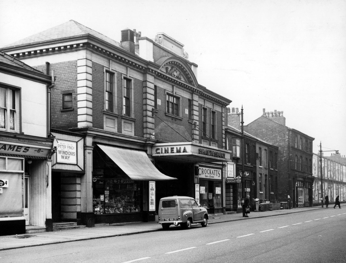 MancLibraries's tweet photo. Monday Memories: This week's online memory box takes a look at Longsight. See if the photographs trigger any forgotten memories for your family of growing up in Manchester. https://t.co/ohzLKr4B3X
#Longsight #ArchivesPlusMemorybox https://t.co/oeiXhBsDG6