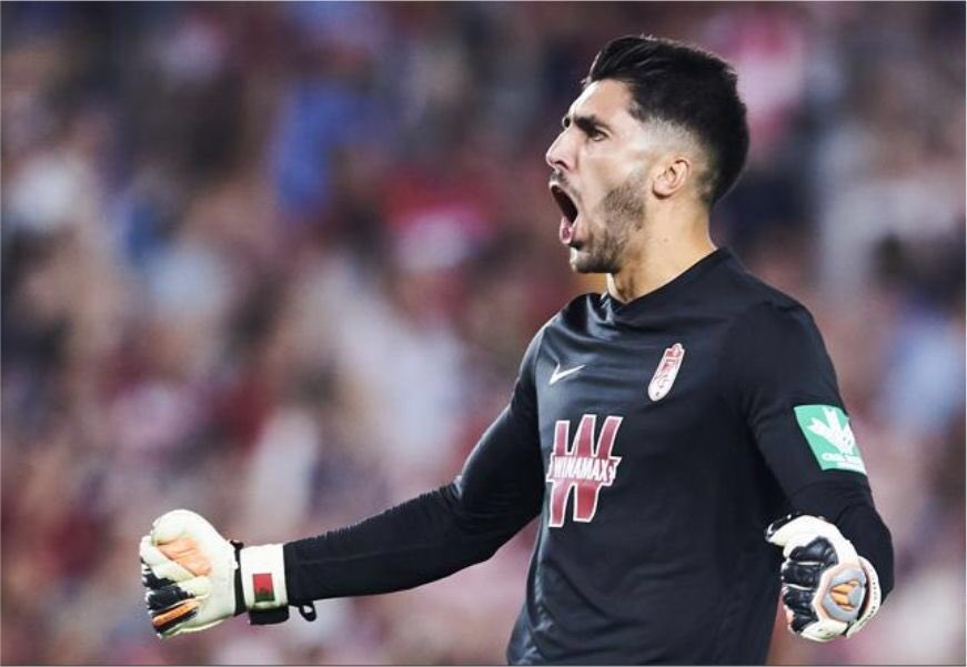 DavidGarcaLuque's tweet photo. Cada día, en cada instante del entrenamiento o partido, estás construyendo tu futuro como portero con tu forma de pensar. Ten una visión clara y definida de la clase de portero en la que te quieres convertir y trabaja para ello, ya que esa será tu realidad, tu nueva historia. https://t.co/p0sAOYv6uW