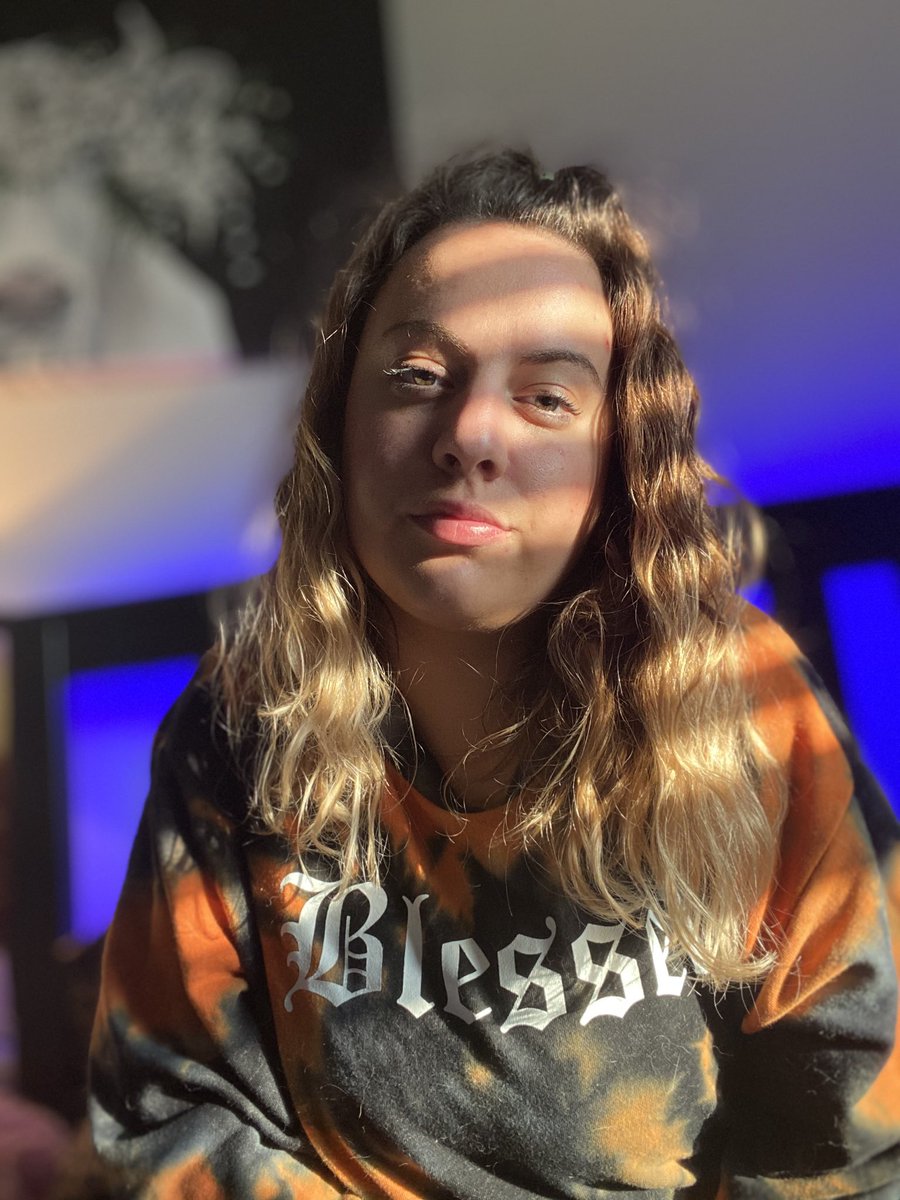 ApprenticeKayla's tweet photo. What’s upppppp?? You should sub to my only fans. It’s pretty cool. https://t.co/OyNbmhffdR https://t.co/xVxlb2OoGG