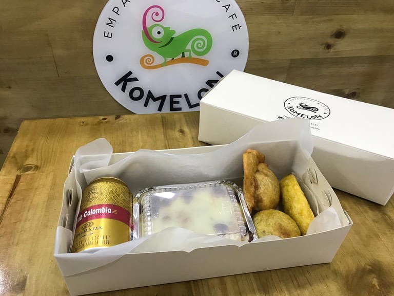 cual_estuplan's tweet photo. #Obsequia un delicioso #ComboPersonalizado con Empanadas Mixtas, Aborrajados Artesanales, Marranitas, Lasañas de Maduro, incluso con #Cerveza!
Pide el tuyo a #KomelonEmpanadas al #WhatsApp 3187292103
Atendemos #reuniones y #eventos
@alopezbu https://t.co/nOJmgnT63i