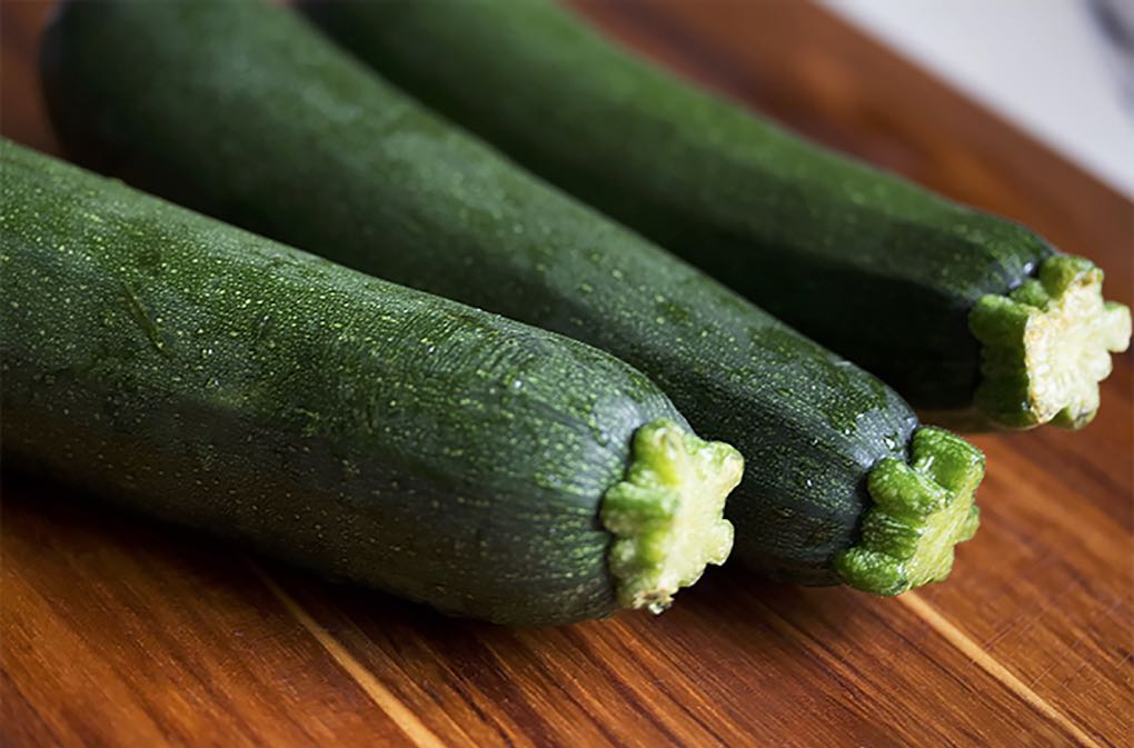We're celebrating zucchini this week because it's this versatile vegetable's time of year!! For a look at what else is in season in your area of the U.S. this week, be sure and check out the blog at bit.ly/2X32aTT. #healthylifestyle #realfood #zucchini