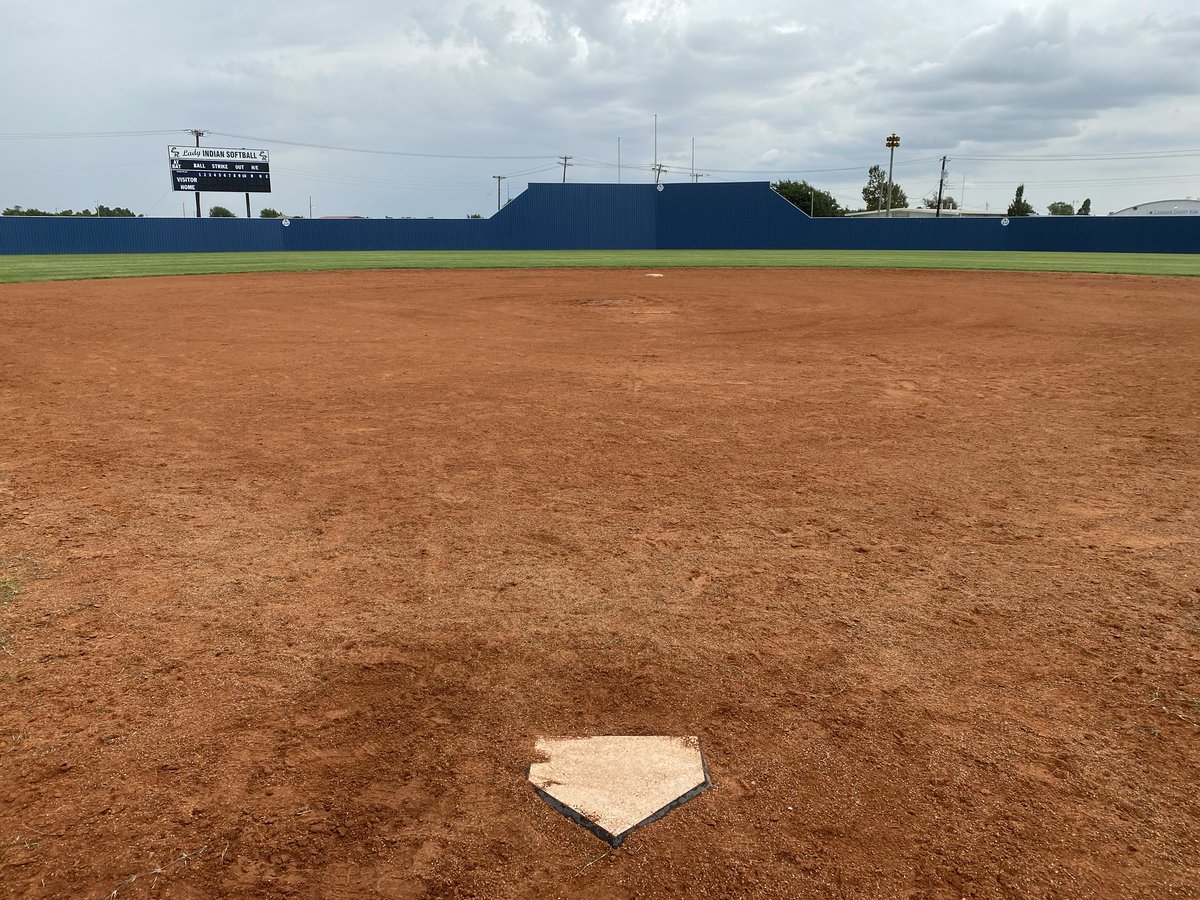 elrenosoftball's tweet photo. It’s been way too long since this field had cleat marks on it. Day 1 of official practice (finally) is complete! Even though we were down a few, it was great first day. I can’t wait to see what this season has in store. #goreno https://t.co/nzIkJm2DhK