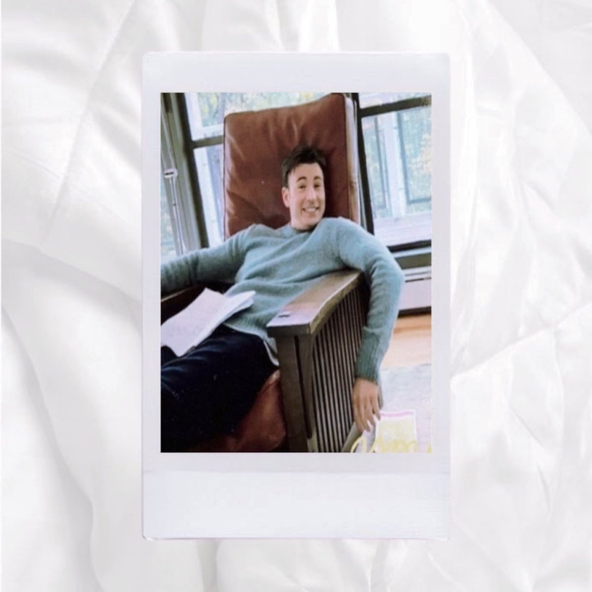 your polaroids if chris evans was your boyfriend — 𝒂 𝒕𝒉𝒓𝒆𝒂𝒅 