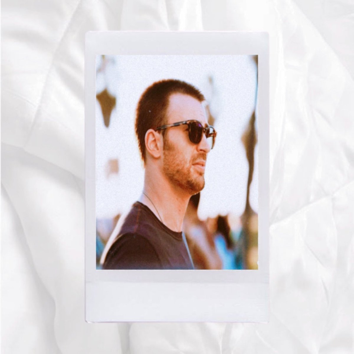 your polaroids if chris evans was your boyfriend — 𝒂 𝒕𝒉𝒓𝒆𝒂𝒅 