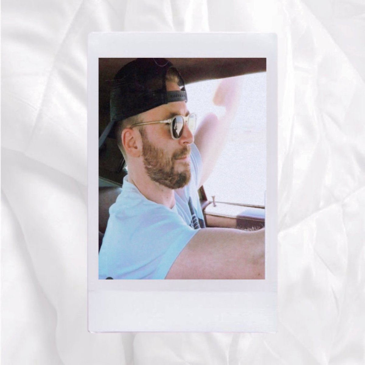 your polaroids if chris evans was your boyfriend — 𝒂 𝒕𝒉𝒓𝒆𝒂𝒅 