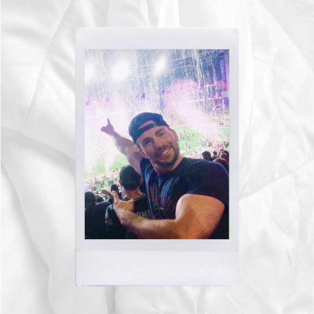 your polaroids if chris evans was your boyfriend — 𝒂 𝒕𝒉𝒓𝒆𝒂𝒅 